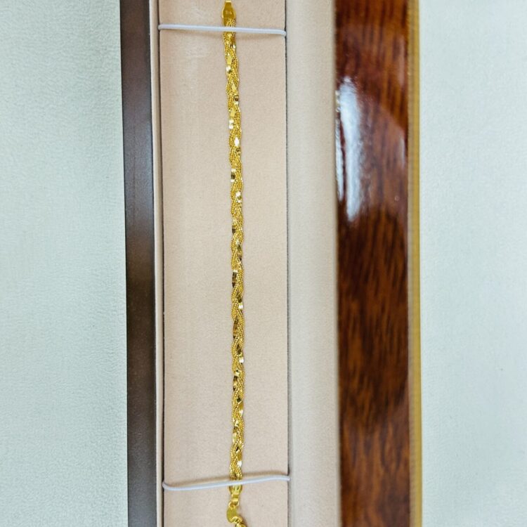 Singapore 22K Shiny Braided Gold Bracelet 4.7g
